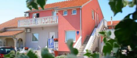 Apartamento (Two Bedroom Apartment (left)) | Exterior