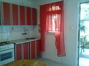 Apartment (One Bedroom Apartment in Ground Floor) | Private kitchen