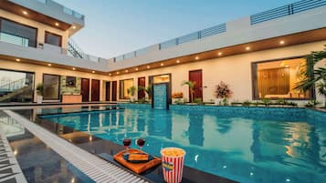 Kolam renang terbuka