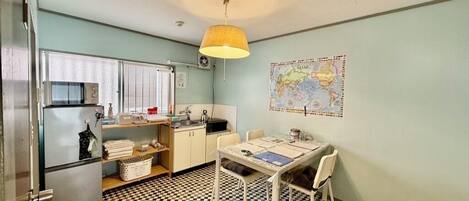 雪櫃、微波爐、爐具、電熱水壺