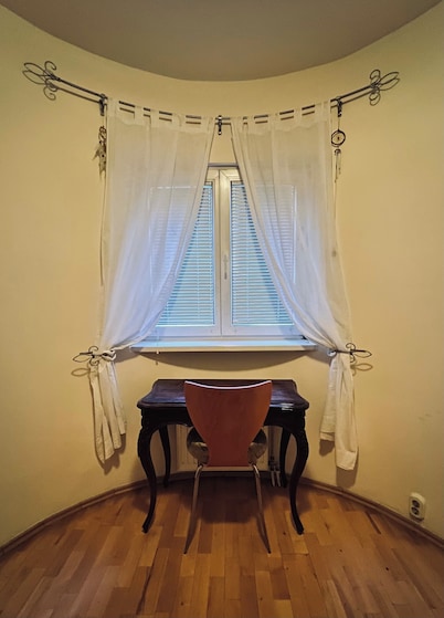 Lily BUDAPEST - Quiet apartment with garden view in the heart of the city center