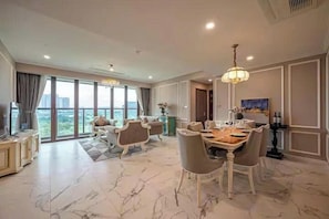 Deluxe Apartment, 3 Bedrooms, Balcony, City View