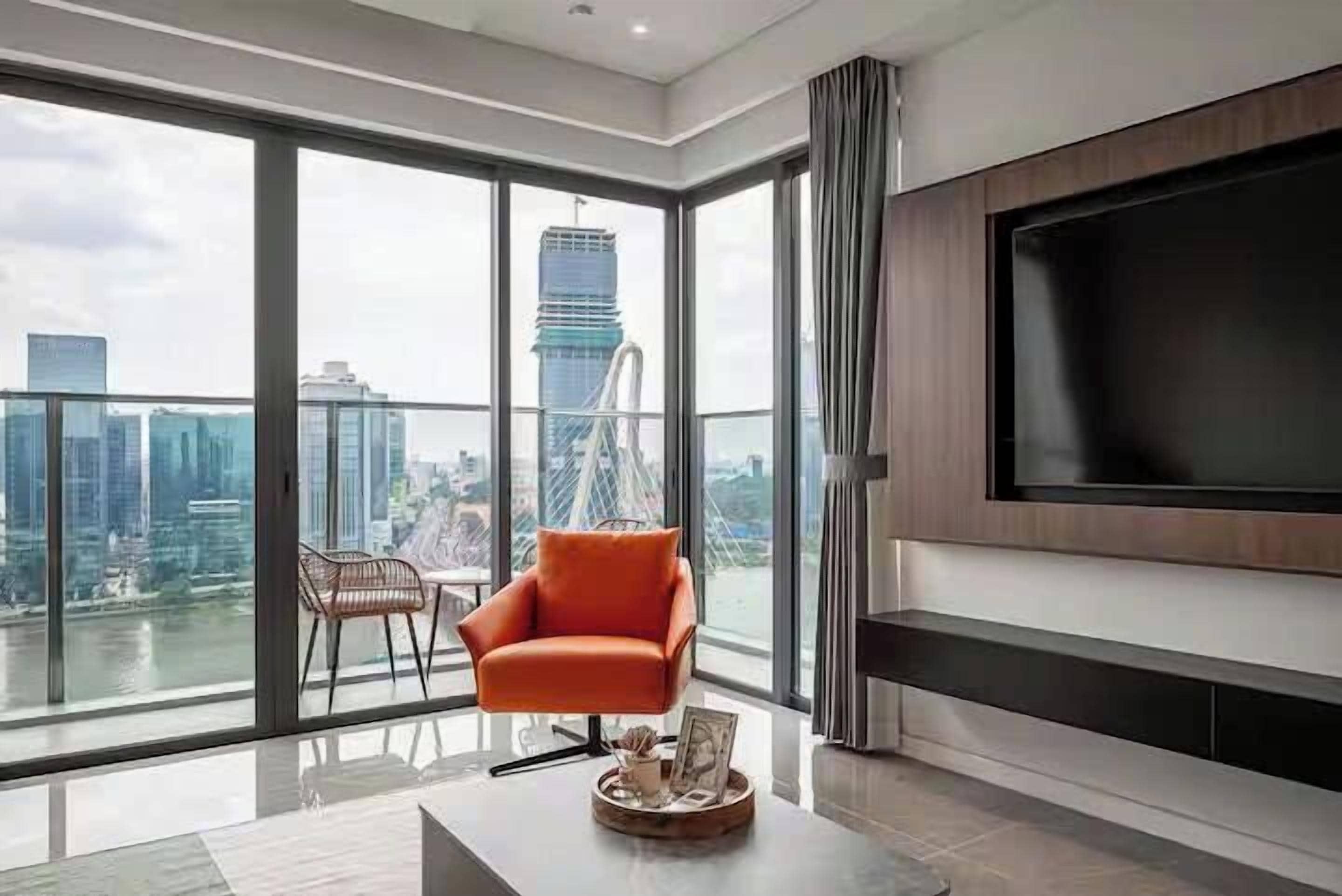 Luxury-Apartment, 3 Schlafzimmer, Balkon, Stadtblick | Allergikerbettwaren, Minibar, Schreibtisch