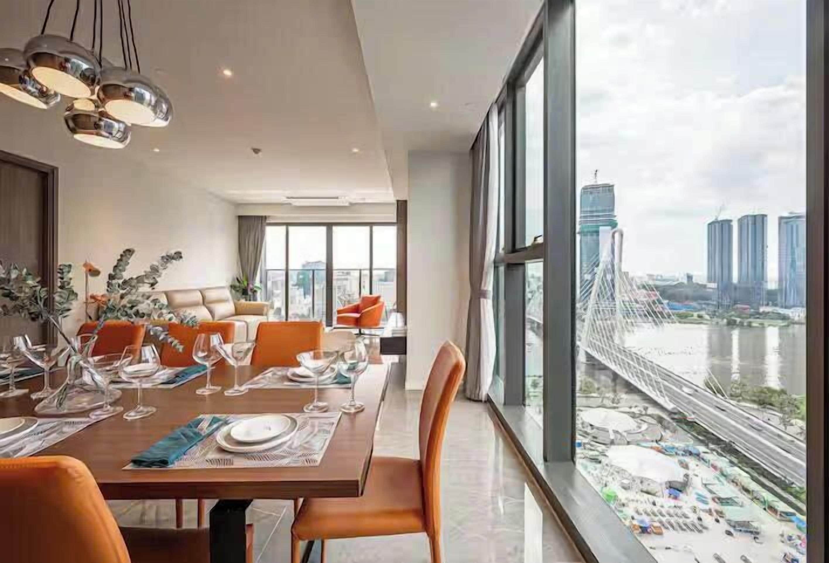 Luxury-Apartment, 3 Schlafzimmer, Balkon, Stadtblick | Allergikerbettwaren, Minibar, Schreibtisch