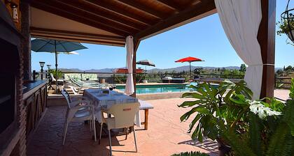 Idyllic Andalusian villa with private pool & stunning views