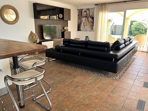 Télévision, cheminée