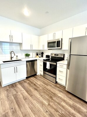 Fridge, microwave, oven, stovetop