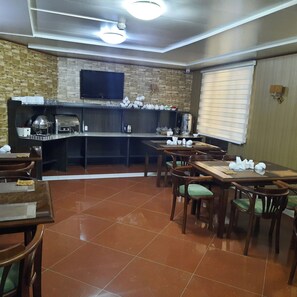 含每日吃到飽早餐