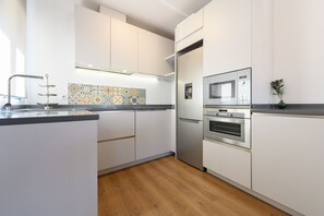 Fridge, microwave, oven, dishwasher