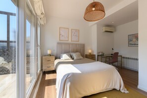 2 slaapkamers, een strijkplank/strijkijzer, gratis wifi