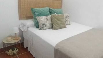 1 Schlafzimmer, BĂŒgeleisen/BĂŒgelbrett, kostenloses WLAN, BettwĂ€sche