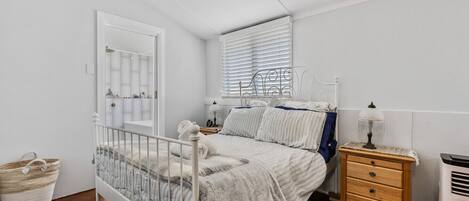 3 habitaciones, tabla de planchar con plancha y wifi gratis