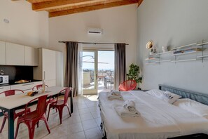 خزنة داخل الغرفة وواي فاي مجانًا وتسهيلات لدخول الكراسي المتحركة