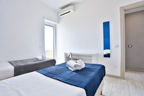3 bedrooms, desk, iron/ironing board, WiFi