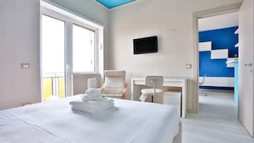 3 camere, una scrivania, ferro/asse da stiro, Wi-Fi