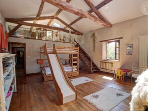 6 bedrooms, free WiFi