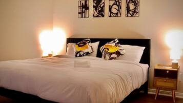 2 chambres, fer et planche à repasser, Wi-Fi, draps fournis