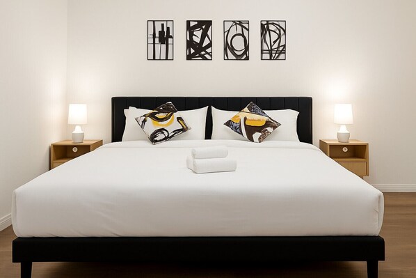 1 bedroom, iron/ironing board, WiFi, bed sheets - Stylish Getaway near TheHeights w/ Pool, Gym & BBQ (Houston)