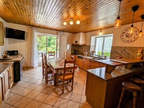 Fridge, microwave, dishwasher