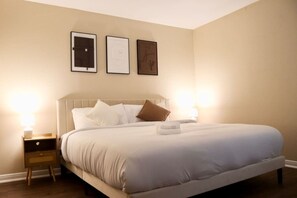 2 habitaciones, tabla de planchar con plancha, wifi y ropa de cama