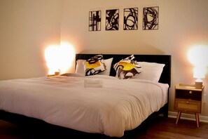 2 habitaciones, tabla de planchar con plancha, wifi y ropa de cama