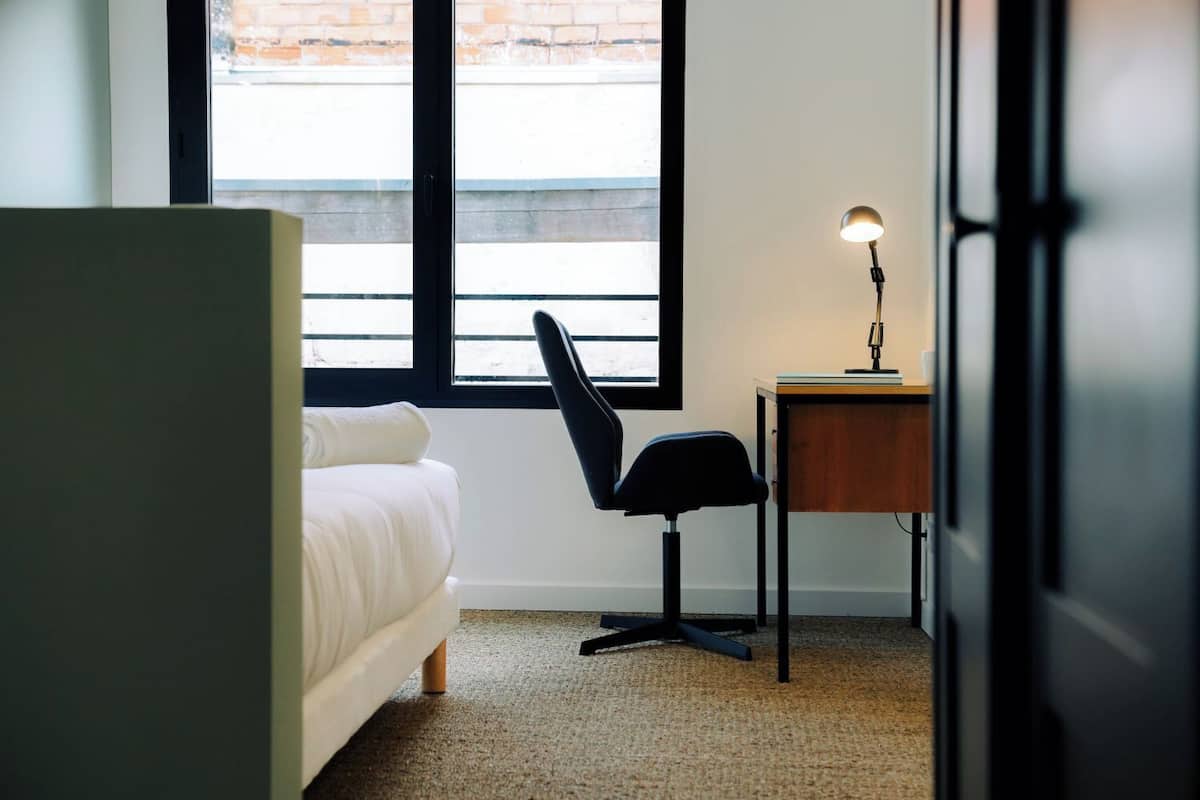 Classic Room, 1 Katil Bujang (Single) | Meja, ruang kerja komputer riba, seterika/papan seterika, Wi-fi percuma