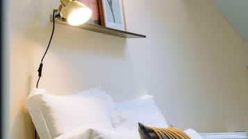 Doppelzimmer, 1 Doppelbett | Schreibtisch, laptopgeeigneter Arbeitsplatz, Bügeleisen/Bügelbrett