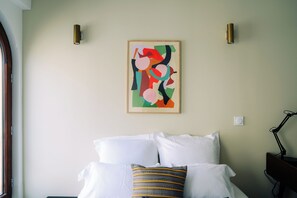 Comfort Double Room, 1 Double Bed | Desk, laptop workspace, iron/ironing board (on request), WiFi (free) - Outsite Bordeaux - Work, Connect, Explore (Bordeaux)