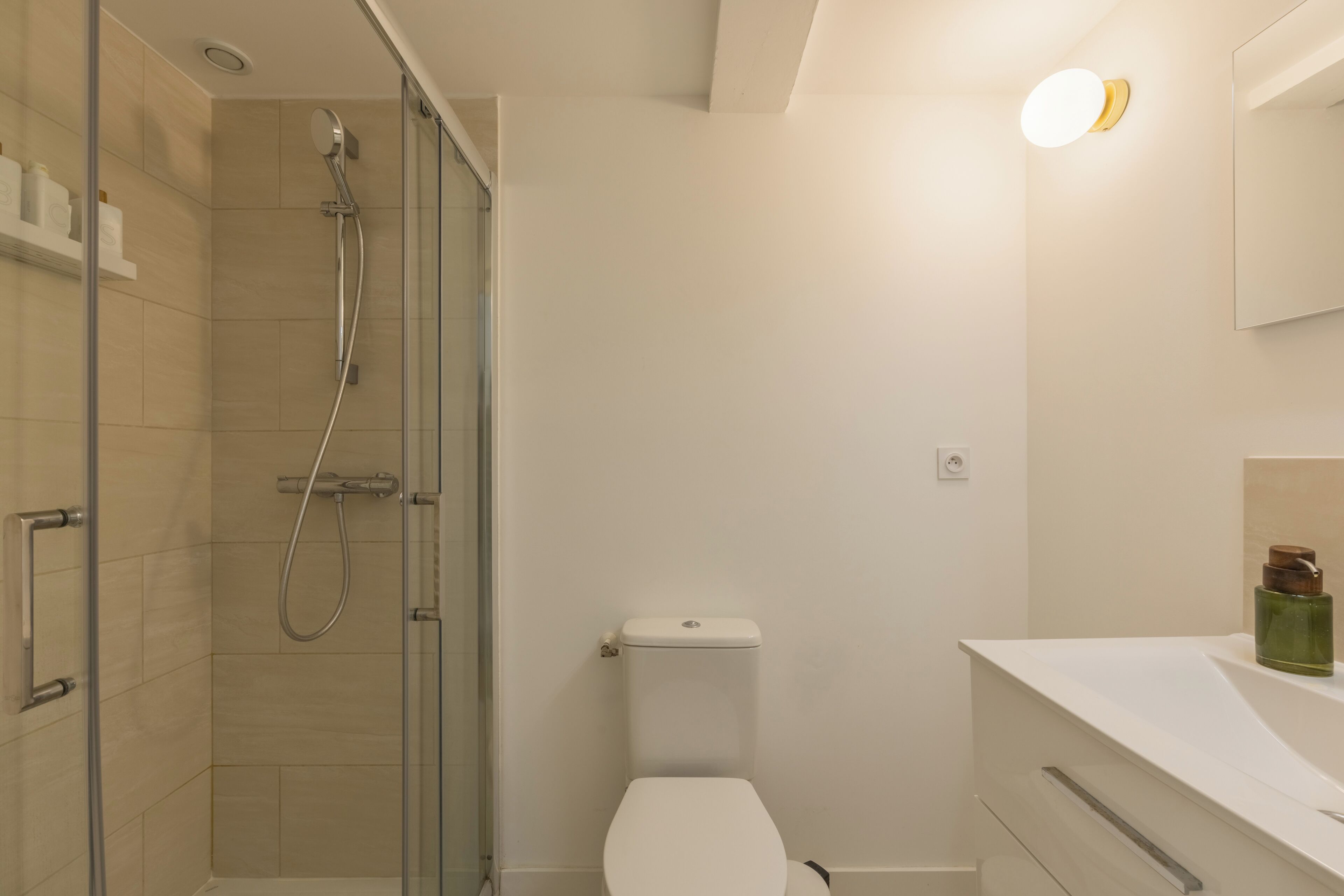 Double Room, 1 Double Bed | Bathroom | Shower, hair dryer, towels, soap