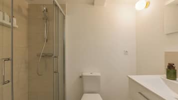 Double Room, 1 Double Bed | Bathroom | Shower, hair dryer, towels, soap