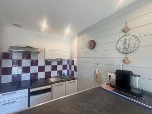 Wasserkocher mit Kaffee-/Teezubehör, Toaster