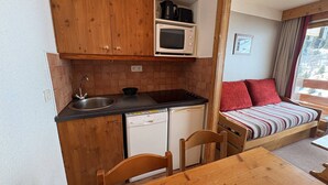 Unclassified image, 4 of 13, button - Charming apartment in Méribel with parking, ski-in/ski-out (Méribel)