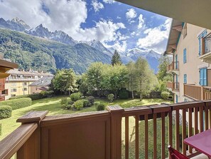 Property grounds - Chamonix: 3-room apartment, 6 pax, parking, balcony (Chamonix-Mont-Blanc)
