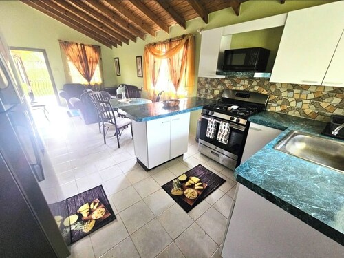 Charming 2-Bedroom Home In St James, Montego Bay With WiFi, AC