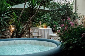 Bain à remous extérieur