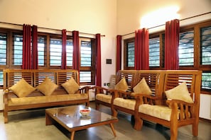 Luxury Villa, 2 Bedrooms | Living area