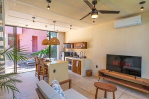 Smart TV - Pool | Walk to Beach | Modern Design | Kitchen | Garden Oasis | Tranquil Setting (Bucerias)