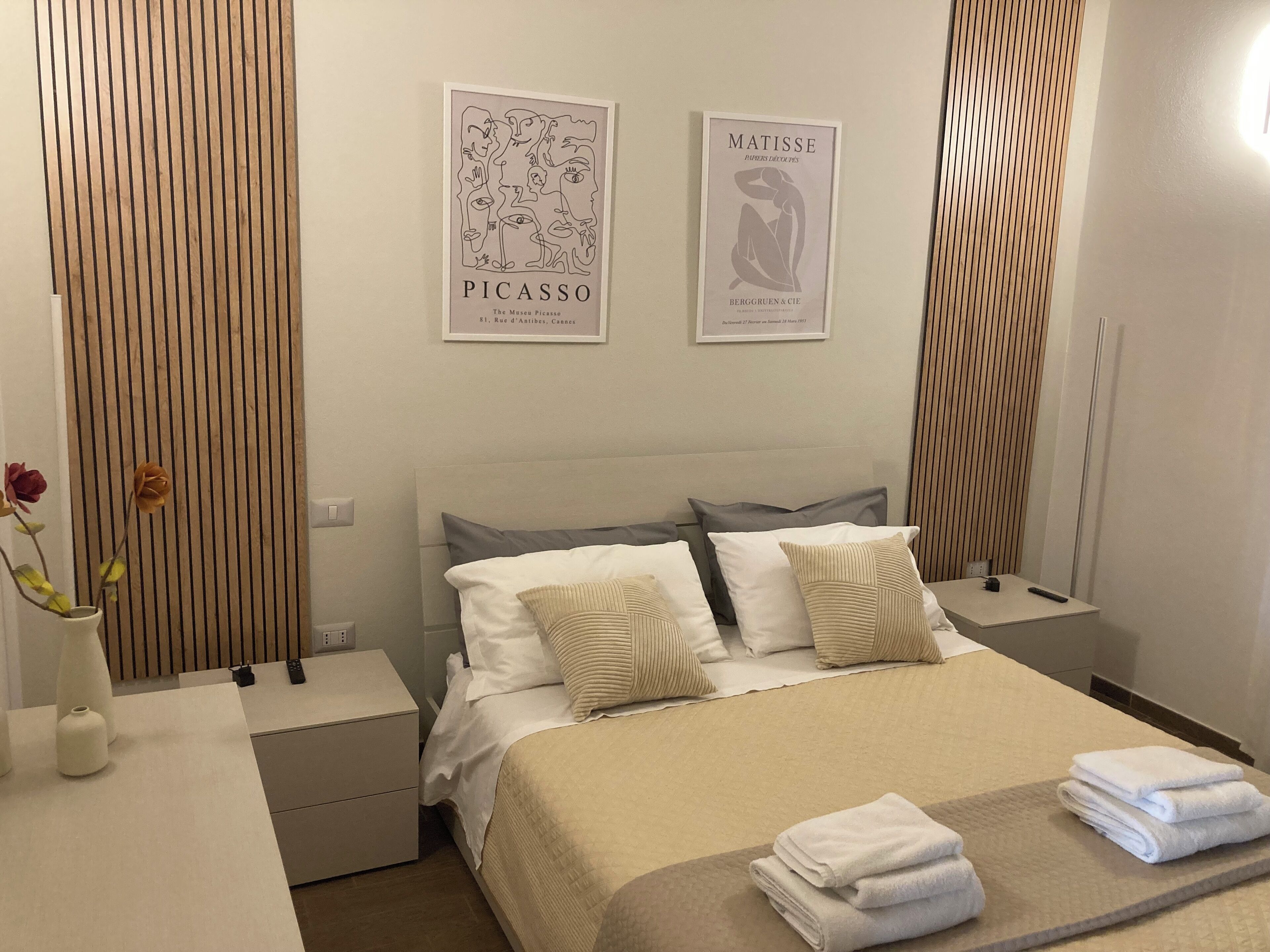 2 chambres, fer et planche à repasser, lit parapluie, Wi-Fi gratuit