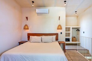 1 bedroom, desk, iron/ironing board, free WiFi