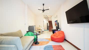Nhà, bếp | Khu phòng khách