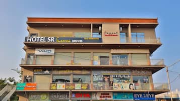 Fachada da propriedade