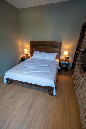 Chambre Double Confort, balcon, vue cour intérieure | Wi-Fi gratuit