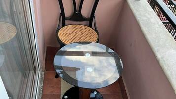 Deluxe Double Room, City View | Balkoni