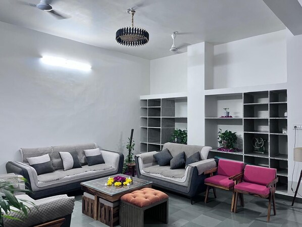 Living area - Harisadan Homestay (Jaipur)