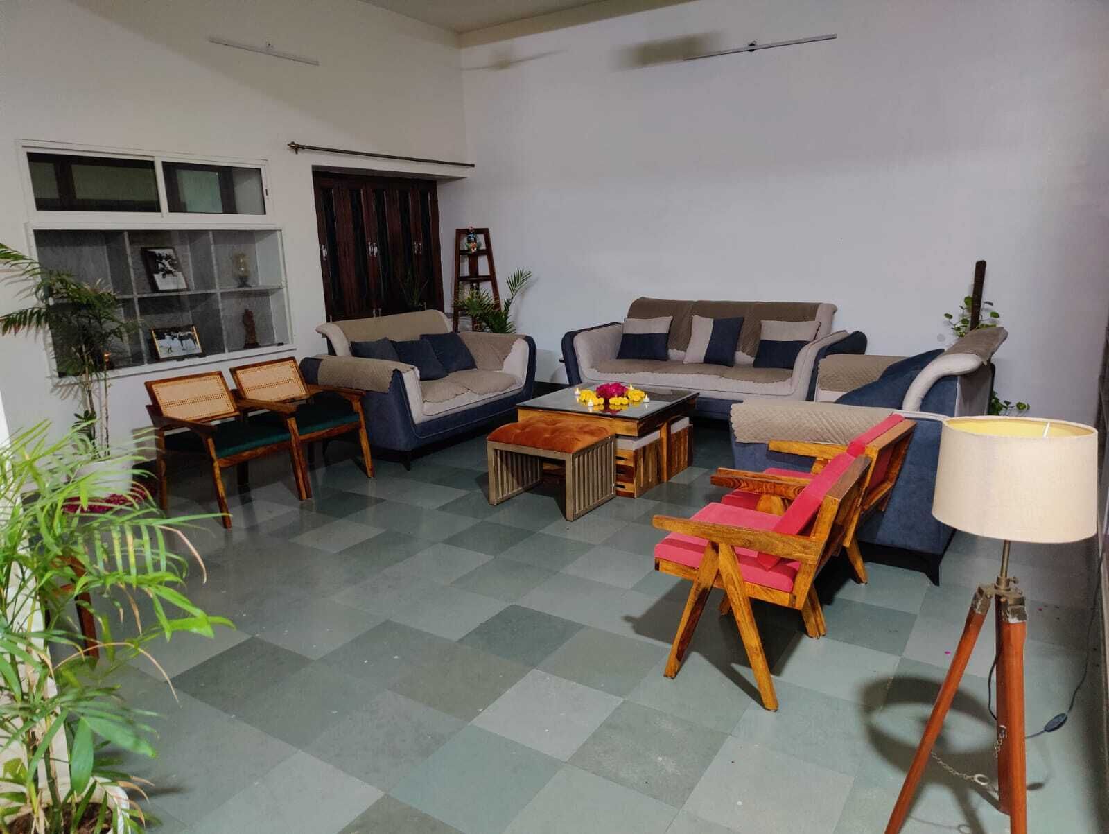 로비 좌석 공간