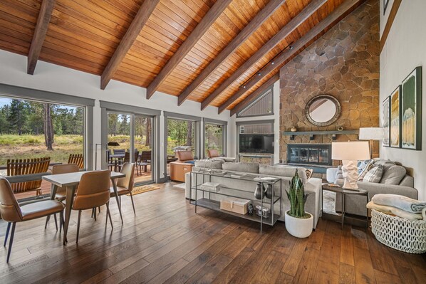 Smart TV, fireplace, video games, table tennis