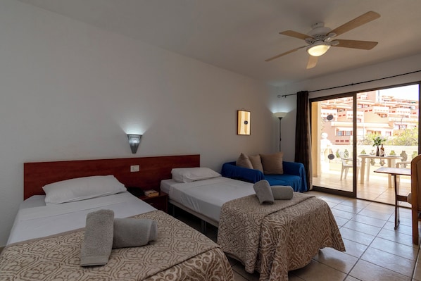 Iron/ironing board, WiFi, bed sheets