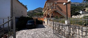 Charming studio in wonderful Sutomore with WiFi, AC, TV and mini kitchen