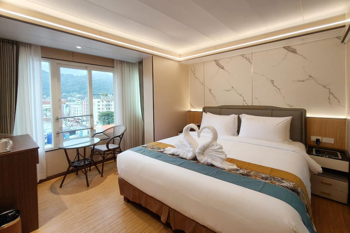 Luxury Double Room, Mountain View