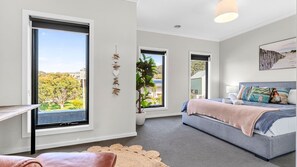 4 bedrooms, WiFi, bed sheets